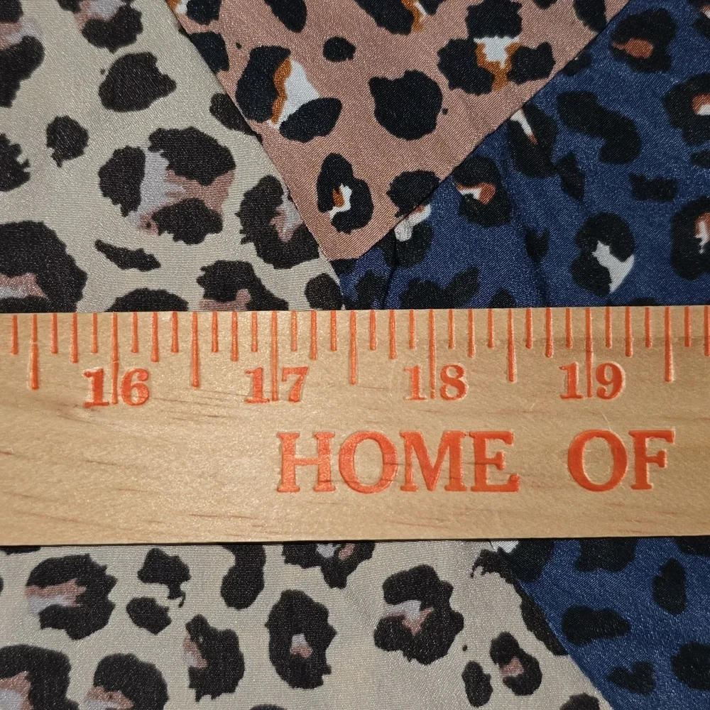 ODDY Multi Color Leopard Sleeve Womens Size M/L - Picture 8 of 9